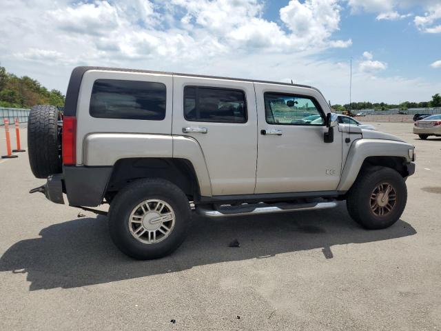 5GTDN13E578116573 - 2007 HUMMER H3 GRAY photo 3