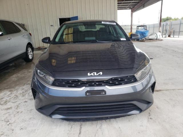 3KPF24AD4NE480698 - 2022 KIA FORTE FE GRAY photo 5