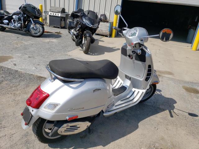 ZAPM459LX95009528 - 2009 VESPA GTS 250 SILVER photo 4