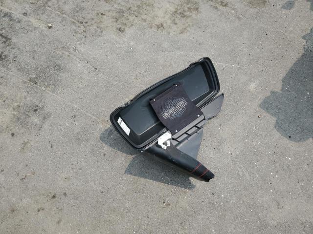 1HD1KHM10BB669987 - 2011 HARLEY-DAVIDSON FLTRX BLACK photo 8