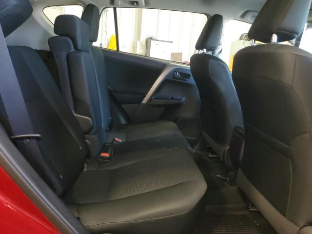 2T3BFREV8JW812305 - 2018 TOYOTA RAV4 LE 红色 照片 11