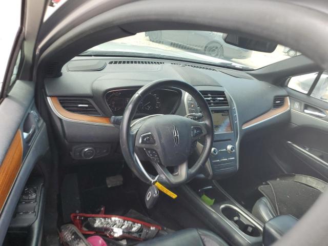 5LMCJ2D97HUL68218 - 2017 LINCOLN MKC SELECT Silber Foto 8