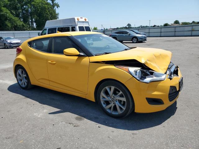 KMHTC6AD4GU269545 - 2016 HYUNDAI VELOSTER YELLOW photo 4