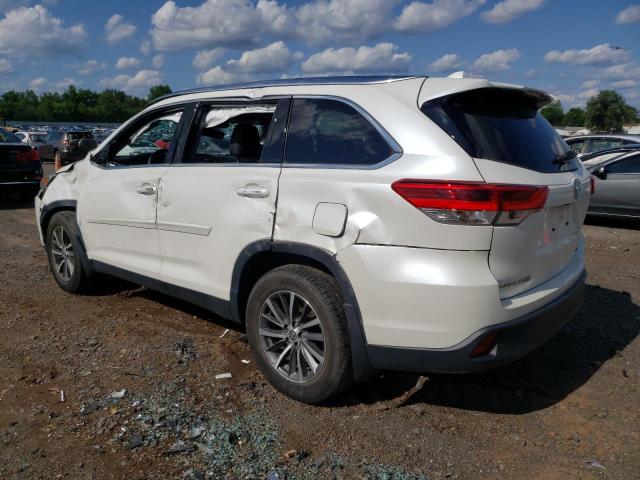 5TDJZRFH3KS745739 - 2019 TOYOTA HIGHLANDER SE WHITE photo 2