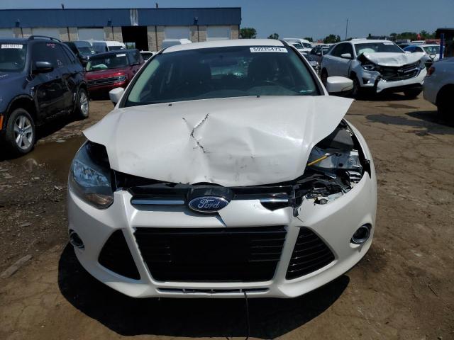 1FADP3N22DL130929 - 2013 FORD FOCUS TITANIUM WHITE photo 5