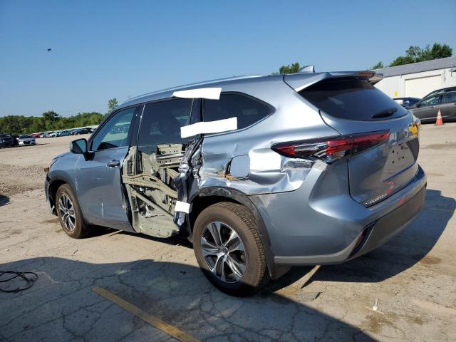 5TDHZRBH8MS149663 - 2021 TOYOTA HIGHLANDER XLE SILVER photo 2