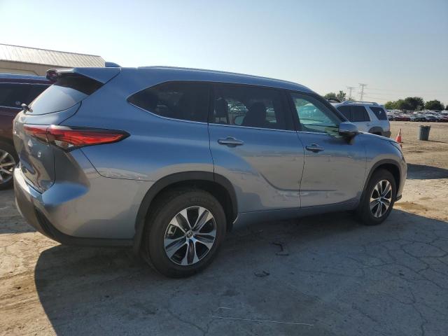 5TDHZRBH8MS149663 - 2021 TOYOTA HIGHLANDER XLE SILVER photo 3