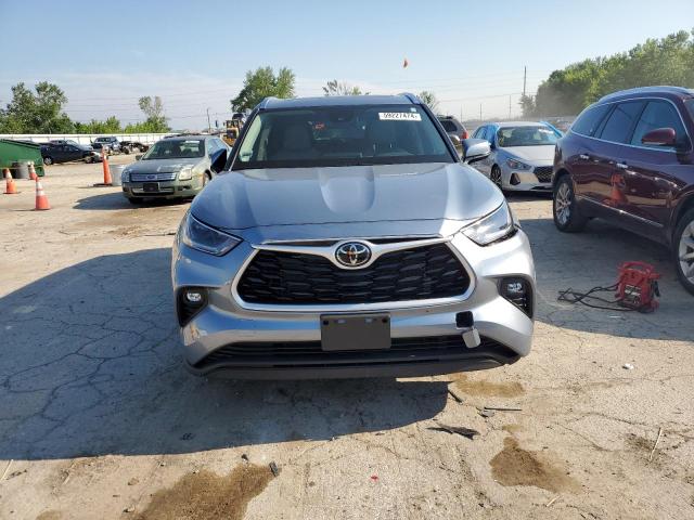 5TDHZRBH8MS149663 - 2021 TOYOTA HIGHLANDER XLE SILVER photo 5