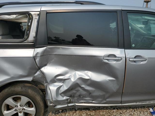 5TDKK3DC5BS123589 - 2011 TOYOTA SIENNA LE SILVER photo 11