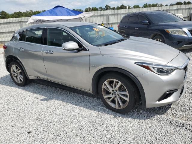 SJKCH5CP0KA009545 - 2019 INFINITI QX30 PURE SILVER photo 4