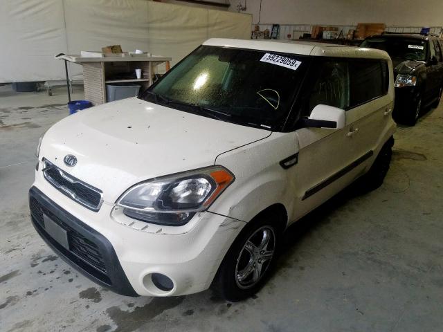 KNDJT2A52C7451881 - 2012 KIA SOUL  photo 2