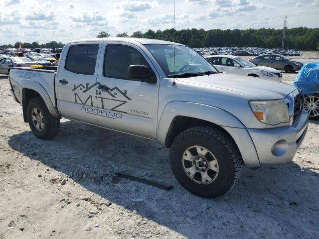 3TMJU62N77M049045 - 2007 TOYOTA TACOMA DOUBLE CAB PRERUNNER SILVER photo 4