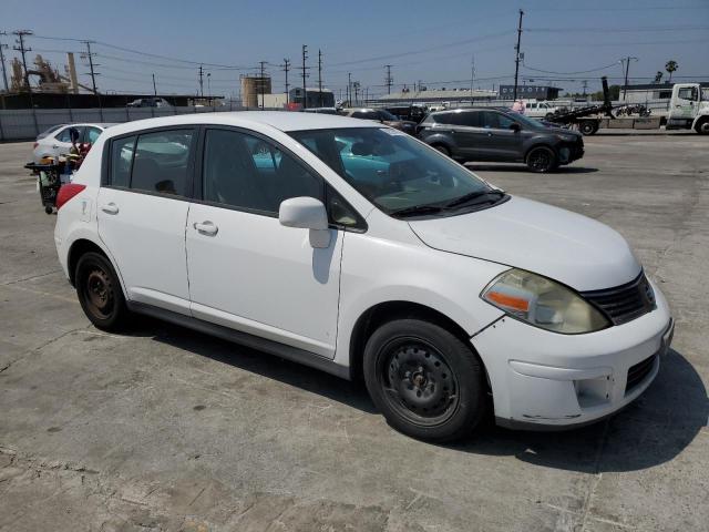 3N1BC13E18L452540 - 2008 NISSAN VERSA S WHITE photo 4