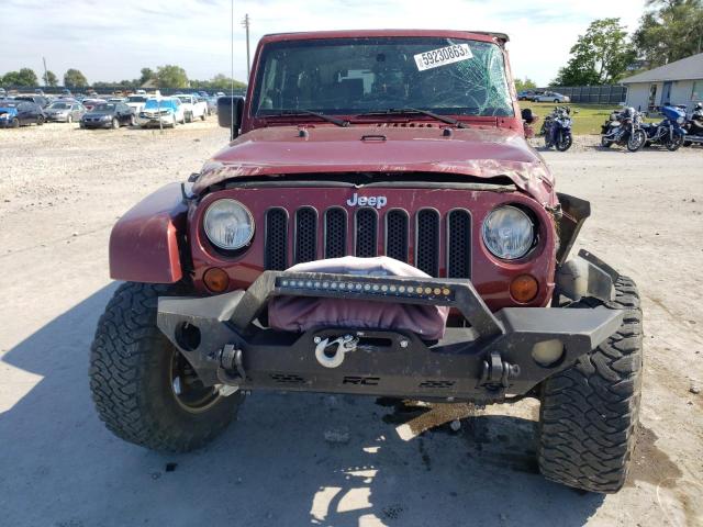 1J4FA54149L711794 - 2009 JEEP WRANGLER SAHARA MAROON photo 5