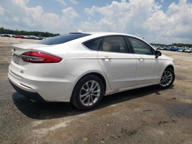 3FA6P0HD8KR232528 - 2019 FORD FUSION SE WHITE photo 3