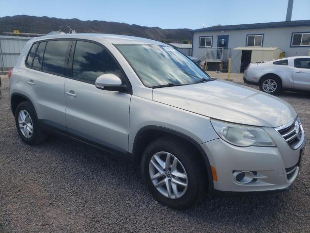 WVGAV7AX1BW546229 - 2011 VOLKSWAGEN TIGUAN S SILVER photo 4