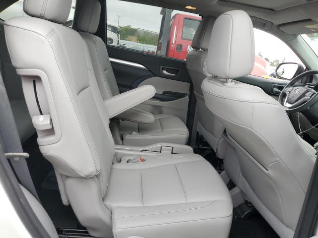 5TDJKRFH9FS094935 - 2015 TOYOTA HIGHLANDER XLE WHITE photo 11