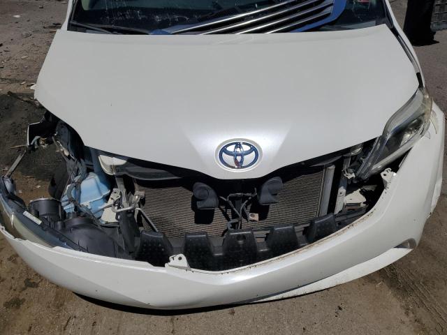 5TDYK3DC6FS632915 - 2015 TOYOTA SIENNA XLE WHITE photo 12