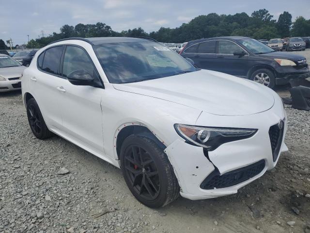 ZASPAKBN7M7D18489 - 2021 ALFA ROMEO STELVIO TI WHITE photo 4