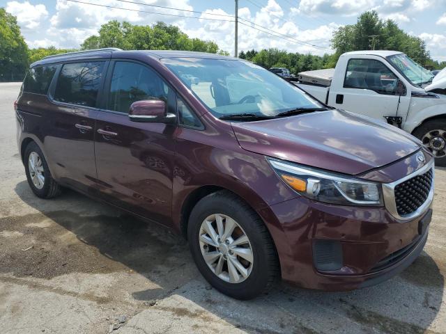 KNDMB5C19H6237883 - 2017 KIA SEDONA LX MAROON photo 4