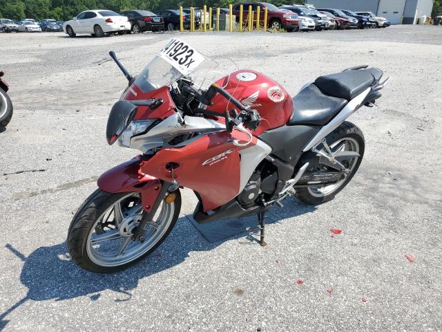 MLHMC4111B5003306 - 2011 HONDA CBR250 R RED photo 2