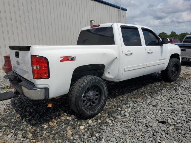 3GCEC13J98G159579 - 2008 CHEVROLET SILVERADO C1500 WHITE photo 3