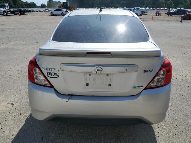 3N1CN7AP6GL840920 - 2016 NISSAN VERSA S SILVER photo 6