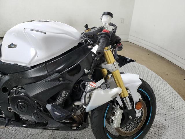 JS1GR7MA5L7100360 - 2020 SUZUKI GSX-R750 WHITE photo 10