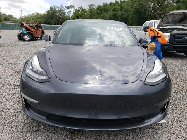 5YJ3E1EBXJF086984 - 2018 TESLA MODEL 3 GRAY photo 5