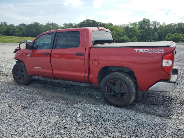 5TFDW5F13JX723377 - 2018 TOYOTA TUNDRA CREWMAX SR5 RED photo 2