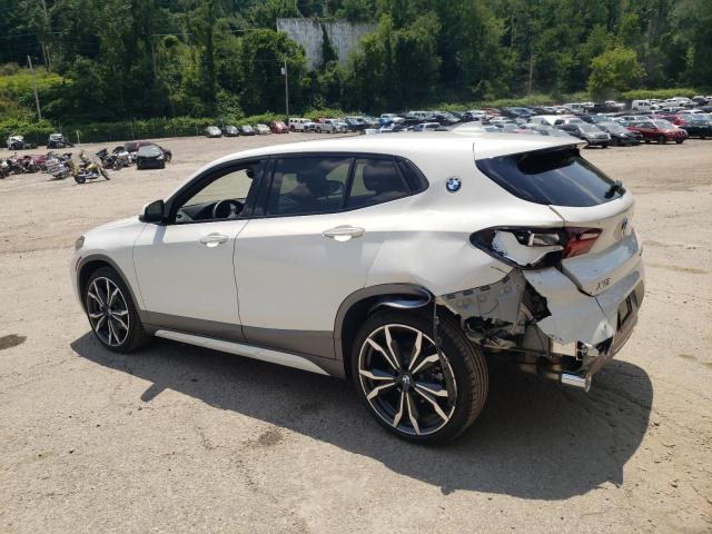 WBXYJ1C00N5T66359 - 2022 BMW X2 XDRIVE28I WHITE photo 2