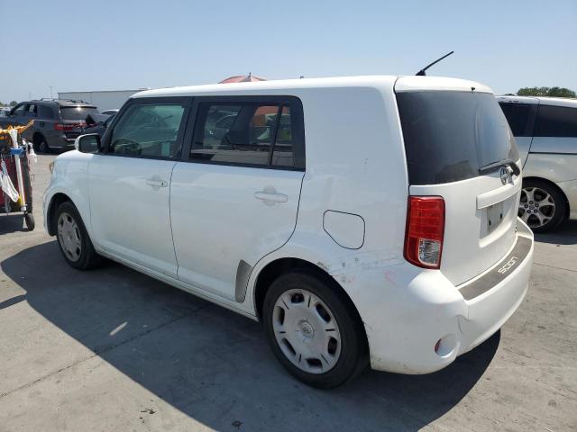 JTLZE4FE5B1137455 - 2011 TOYOTA SCION XB WHITE photo 2