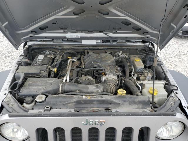 1C4HJWDG0JL918454 - 2018 JEEP WRANGLER U SPORT SILVER photo 12