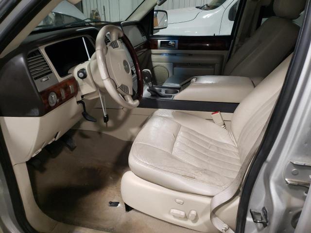 5LMFU28RX3LJ29386 - 2003 LINCOLN NAVIGATOR 银色 照片 7