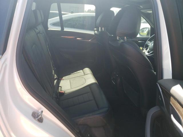 5UXTR9C55JLD63779 - 2018 BMW X3 XDRIVE30I WHITE photo 11