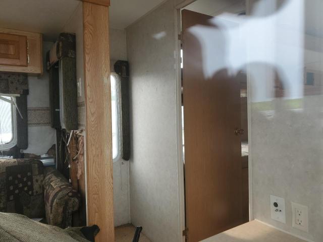 4YDT37D2917301932 - 2001 KEYSTONE HORNET WHITE photo 8