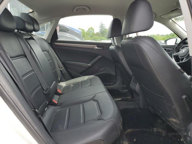 1VWDT7A38HC080634 - 2017 VOLKSWAGEN PASSAT R-LINE أبيض صورة 10