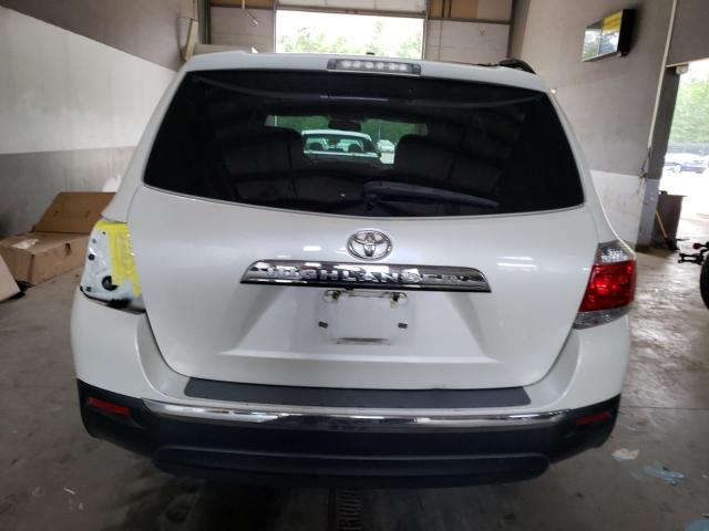 5TDZK3EH6DS131664 - 2013 TOYOTA HIGHLANDER BASE WHITE photo 6