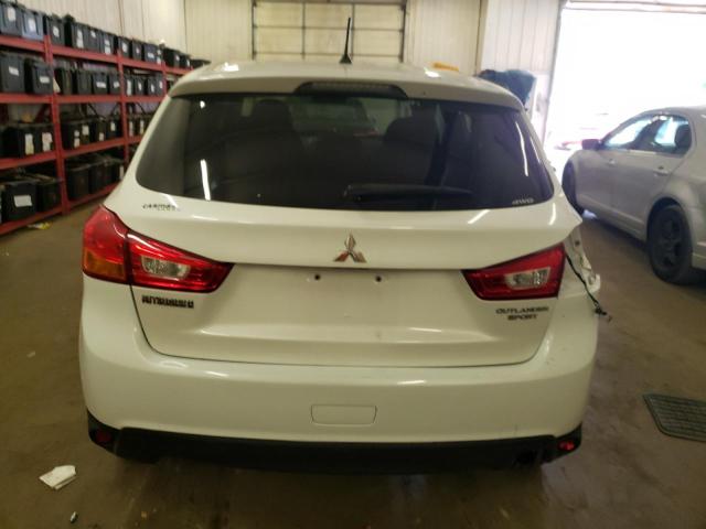 4A4AR3AU8FE024919 - 2015 MITSUBISHI OUTLANDER ES WHITE photo 6