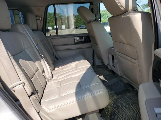 5LMJJ2J58AEJ03008 - 2010 LINCOLN NAVIGATOR SILVER photo 11