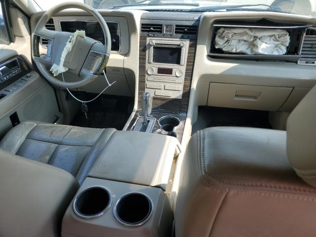 5LMJJ2J58AEJ03008 - 2010 LINCOLN NAVIGATOR SILVER photo 8