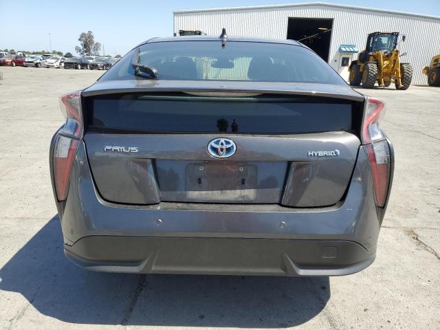 JTDKARFU8J3546758 - 2018 TOYOTA PRIUS GRAY photo 6