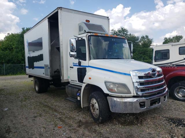 5PVNE8JM9C4S50180 - 2012 HINO 258/268 WHITE photo 1