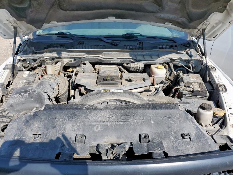 3C6UR5HLXJG364742 - 2018 RAM 2500 ST WHITE photo 11