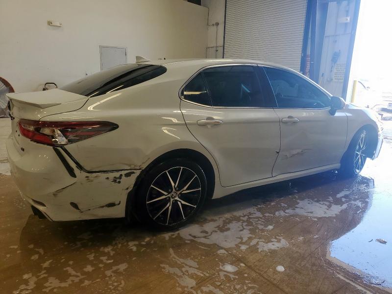4T1G11AK0PU123569 - 2023 TOYOTA CAMRY SE NIGHT SHADE WHITE photo 3