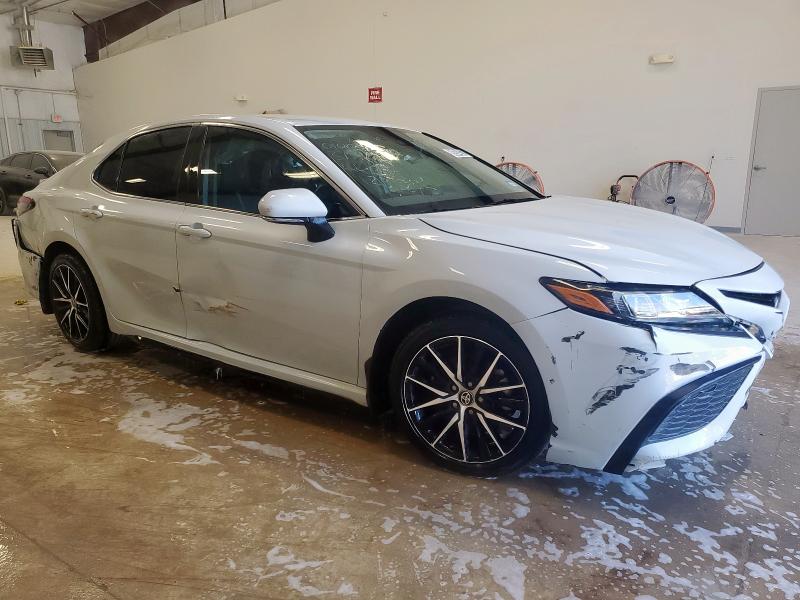 4T1G11AK0PU123569 - 2023 TOYOTA CAMRY SE NIGHT SHADE WHITE photo 4