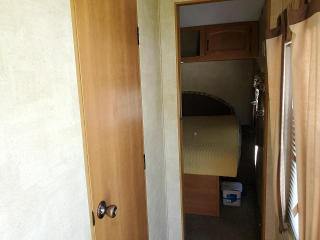 4YDT30R27B7201121 - 2011 KEYSTONE HORNET WHITE photo 5