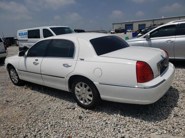 2LNHM82V09X621280 - 2009 LINCOLN TOWN CAR SIGNATURE LIMITED WHITE photo 2