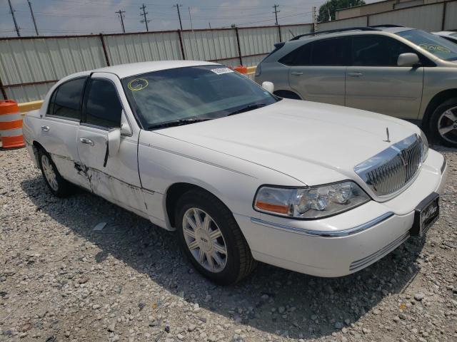 2LNHM82V09X621280 - 2009 LINCOLN TOWN CAR SIGNATURE LIMITED WHITE photo 4