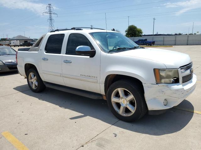 3GNEC12028G186929 - 2008 CHEVROLET AVALANCHE C1500 WHITE photo 4